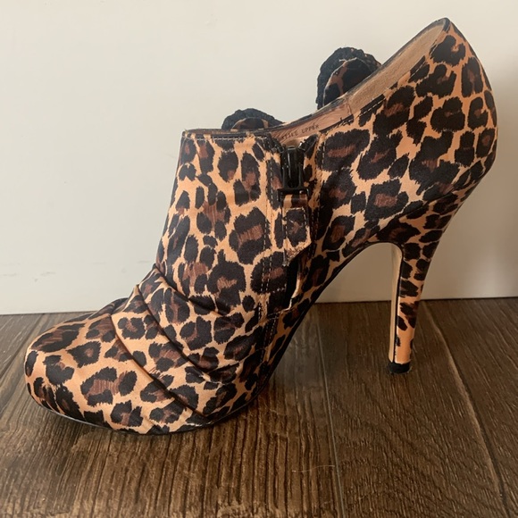 Betsy Johnson Leopard Shoes - Picture 4 of 6